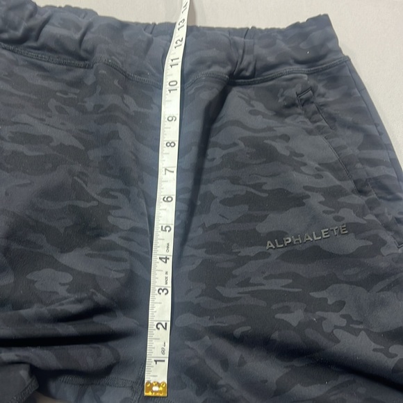 Alphalete men’s dark camo joggers - Picture 6 of 10